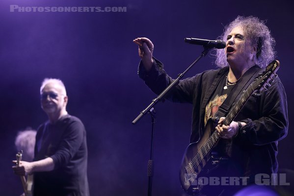 THE CURE - 2022-11-28 - PARIS - Accor Arena - Robert James Smith - Reeves Gabrels